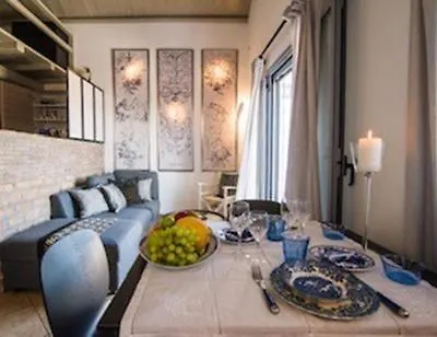 Domus Arch Suites *